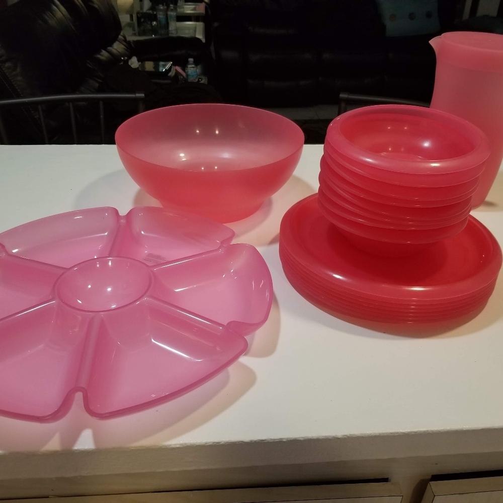 Pink Party Tableware Set - Picture 3 of 5